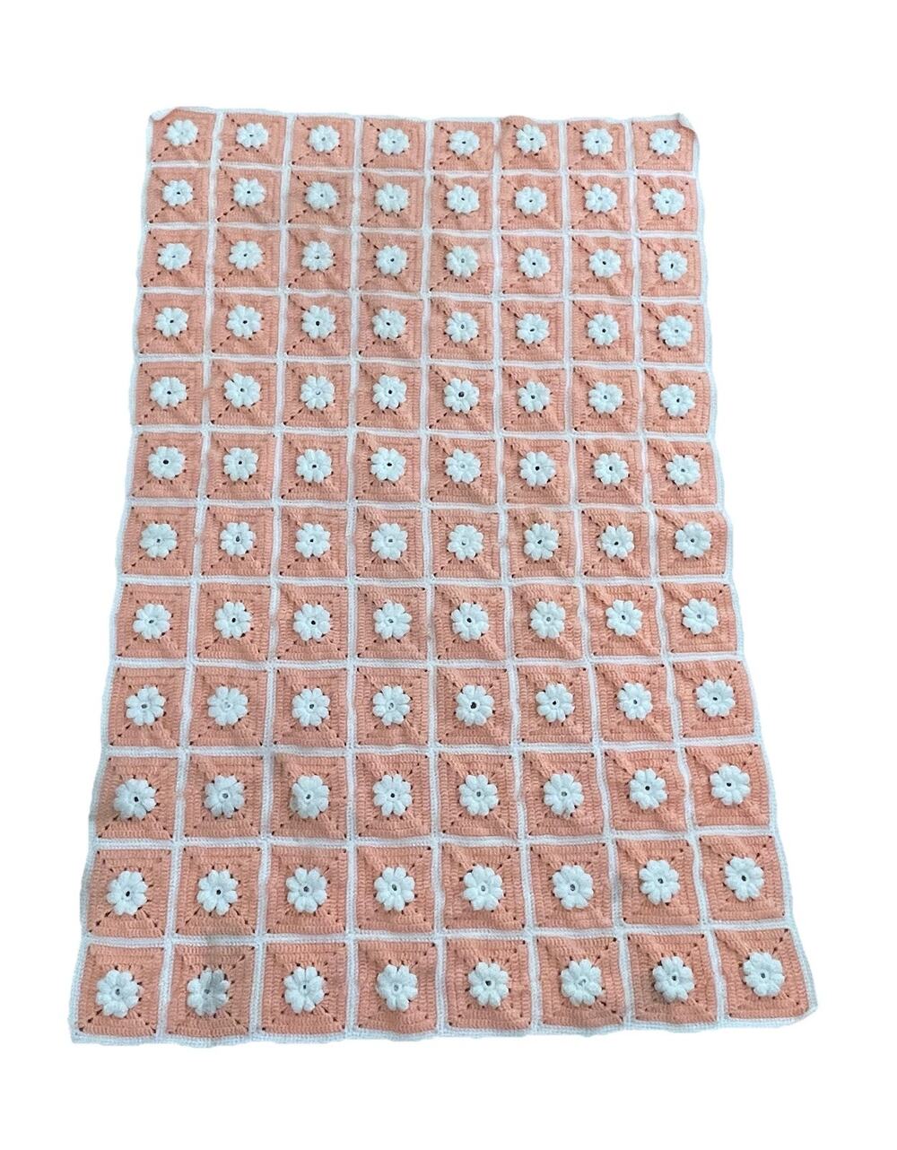 VTG Granny Hand Crochet Peach Afghan 3D White Roses Flowers Twin 45 x 68 - READ